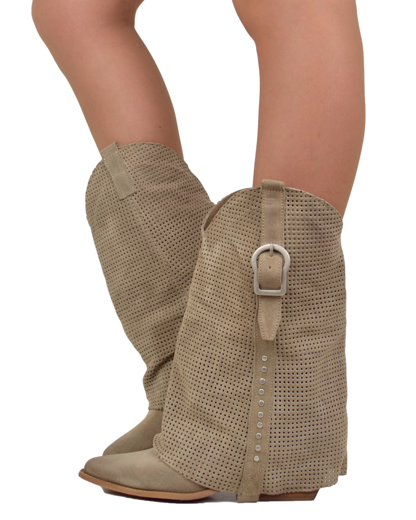 Sommer Westernstiefel mit Perforierter Gamasche, Weitem Schaft und Wildleder Taupe